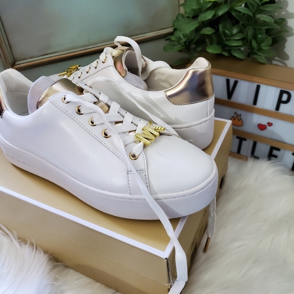 Michael Kors white sneakers size 7 - Picture 1 of 4